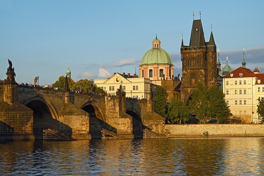 Karlův most (základní kámen 9. 7. 1357)