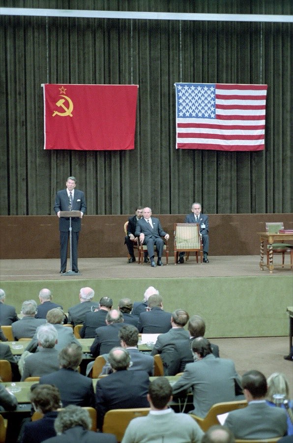 Reagan a Gorbačov v Ženevě (1985)